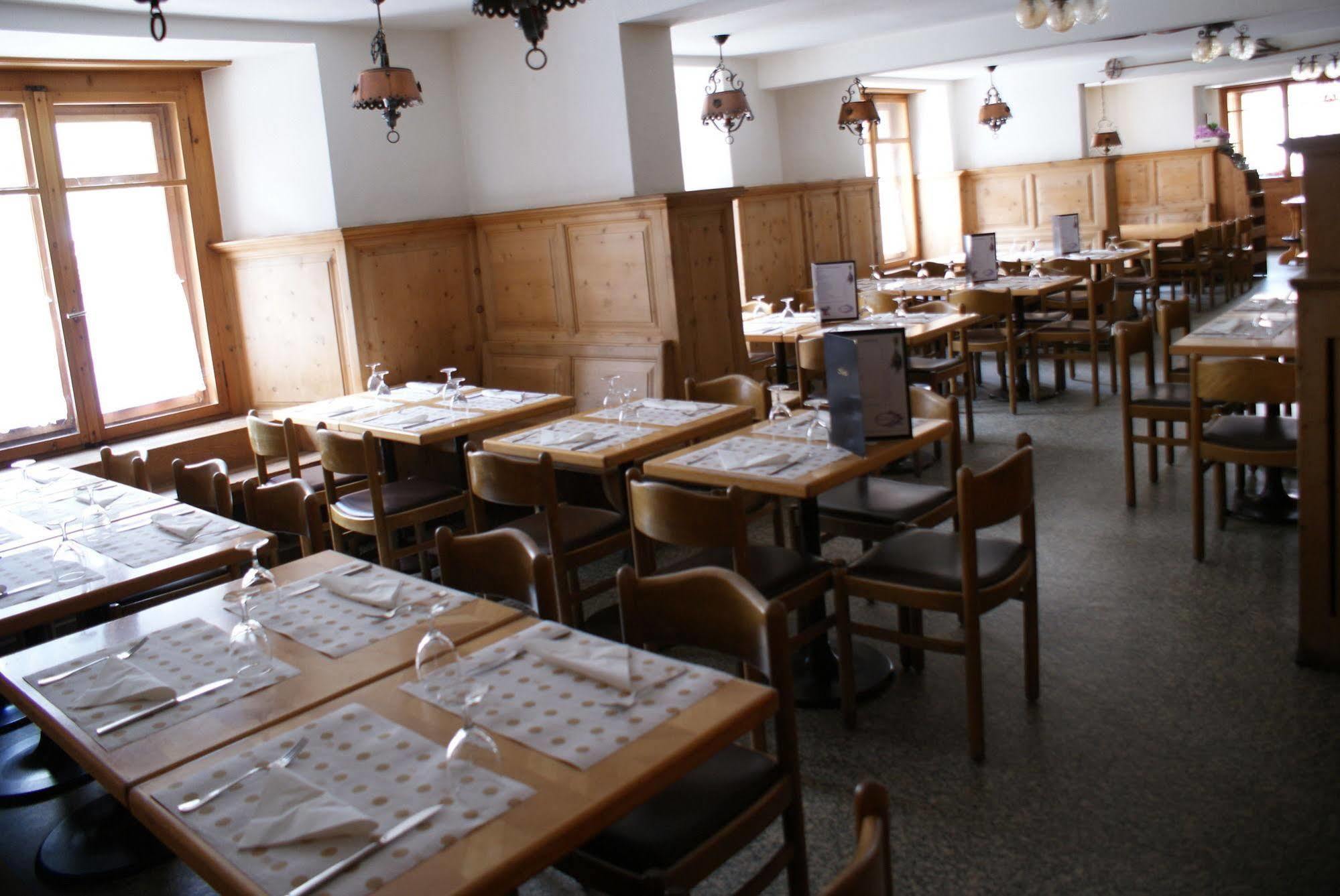 Hotel Piz Ela Bergun Давос Екстериор снимка